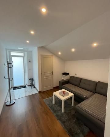 Studio Privee Vesoul -Wifi,Tv,Clim,Parking Gratuit Eksteriør bilde