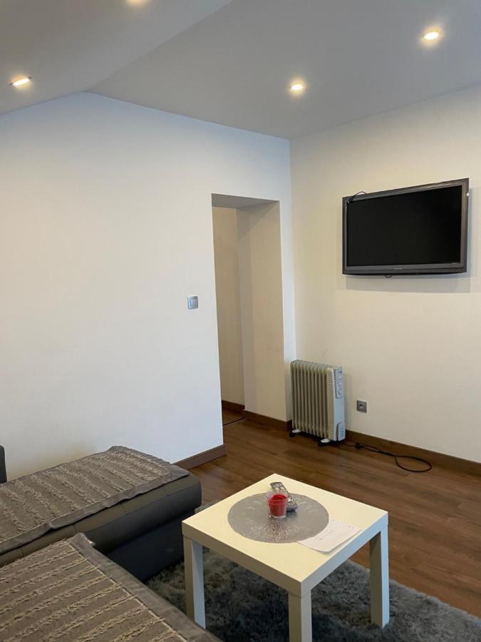Studio Privee Vesoul -Wifi,Tv,Clim,Parking Gratuit Eksteriør bilde